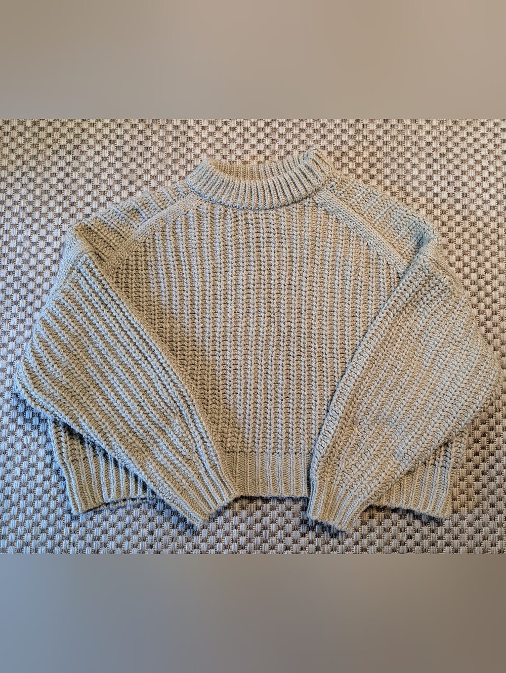 H&M Wool Blend Boxy Cropped Loose Fit Thick Knit Cozy Sweater size Large Beige